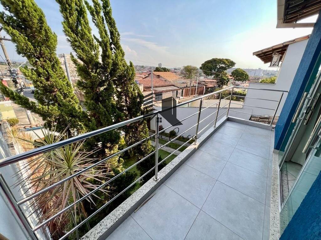 Casa à venda com 3 quartos, 150m² - Foto 15