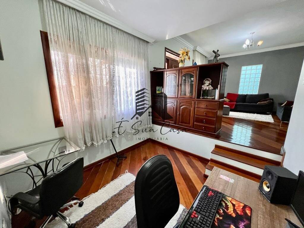 Casa à venda com 3 quartos, 360m² - Foto 7