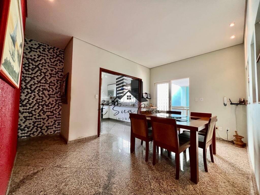 Casa à venda com 3 quartos, 360m² - Foto 8