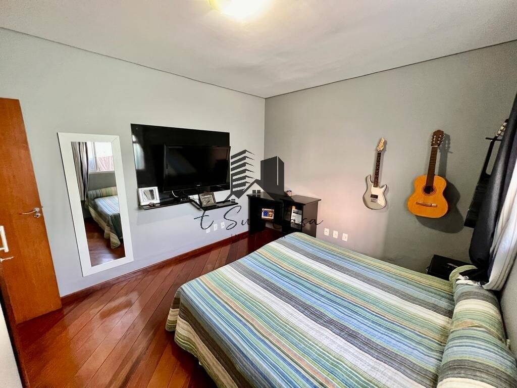 Casa à venda com 3 quartos, 360m² - Foto 18