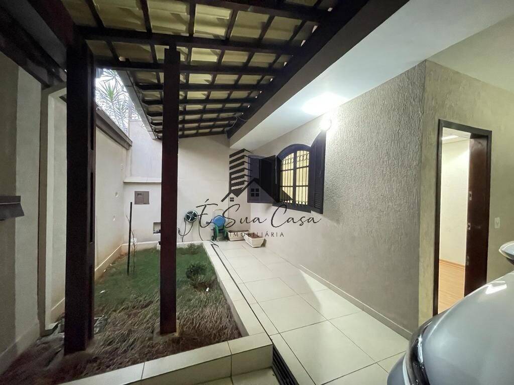 Casa à venda com 3 quartos, 250m² - Foto 31