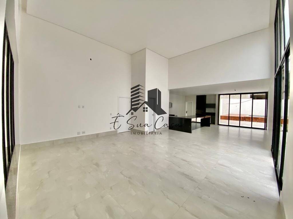 Casa à venda com 4 quartos, 247m² - Foto 2