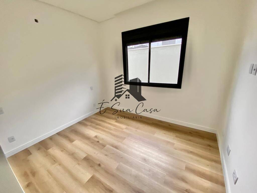 Casa à venda com 4 quartos, 247m² - Foto 8