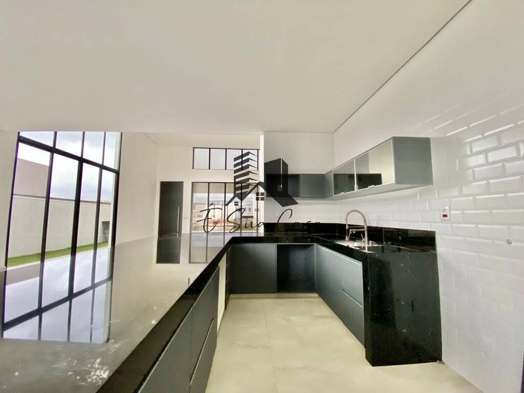 Casa à venda com 4 quartos, 247m² - Foto 22