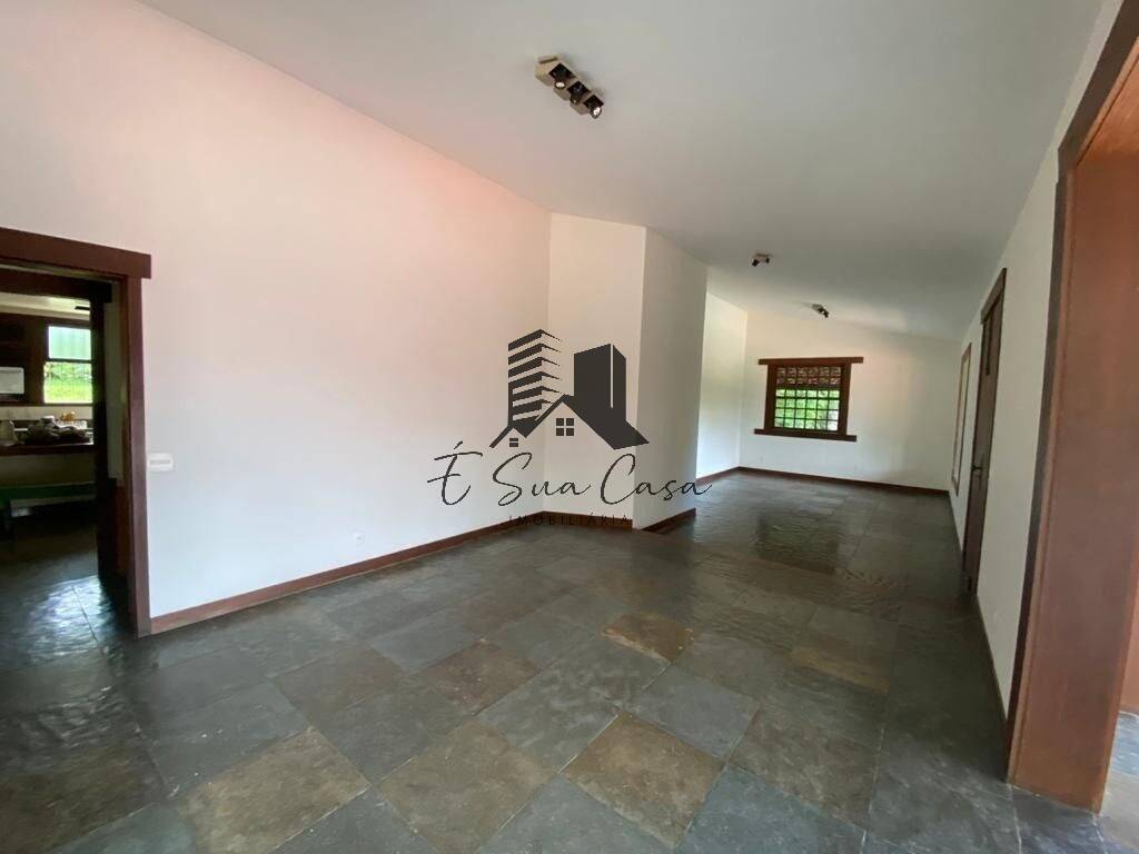 Casa à venda com 8 quartos, 662m² - Foto 17