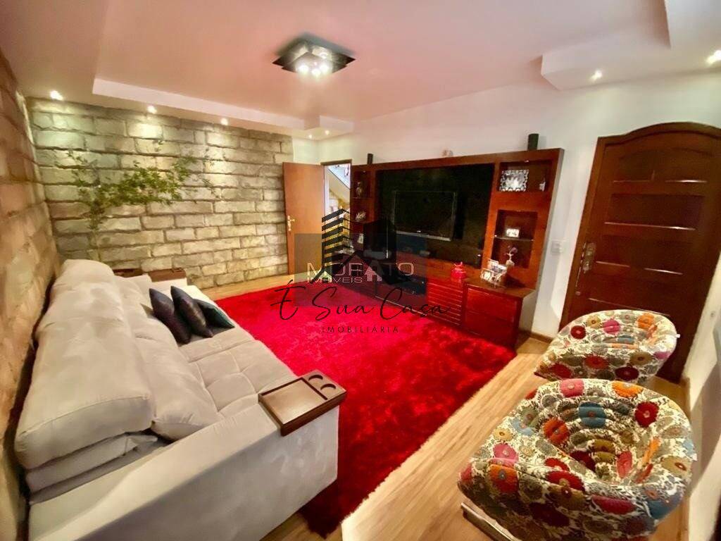 Casa à venda com 4 quartos, 240m² - Foto 1