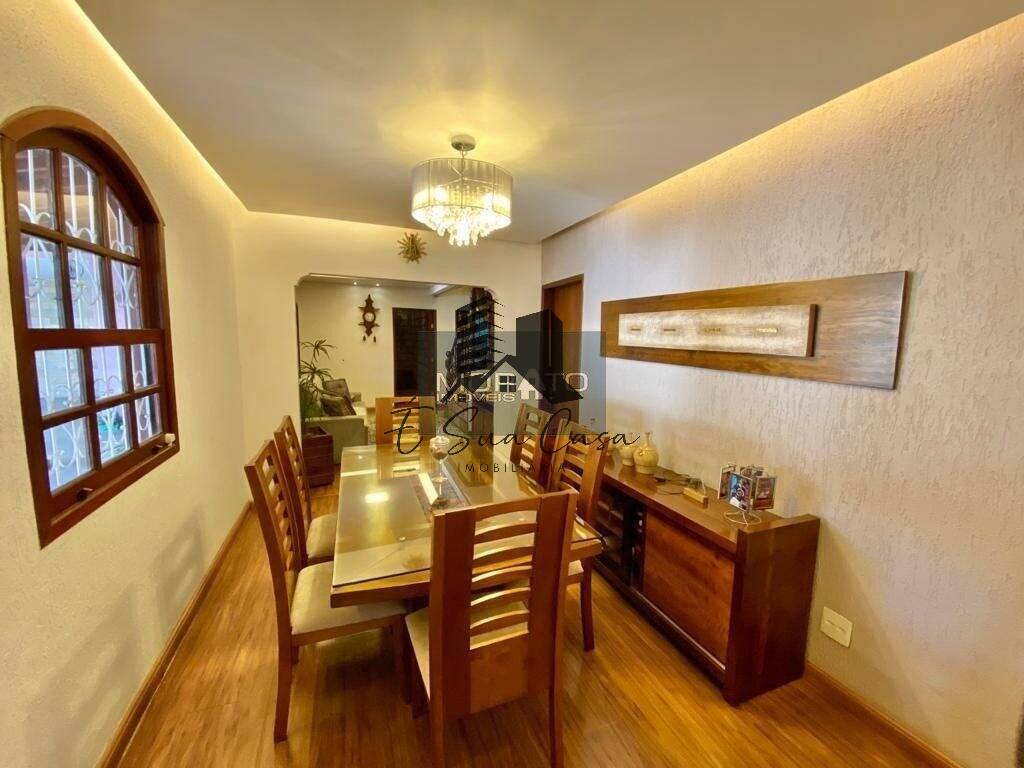 Casa à venda com 4 quartos, 240m² - Foto 4