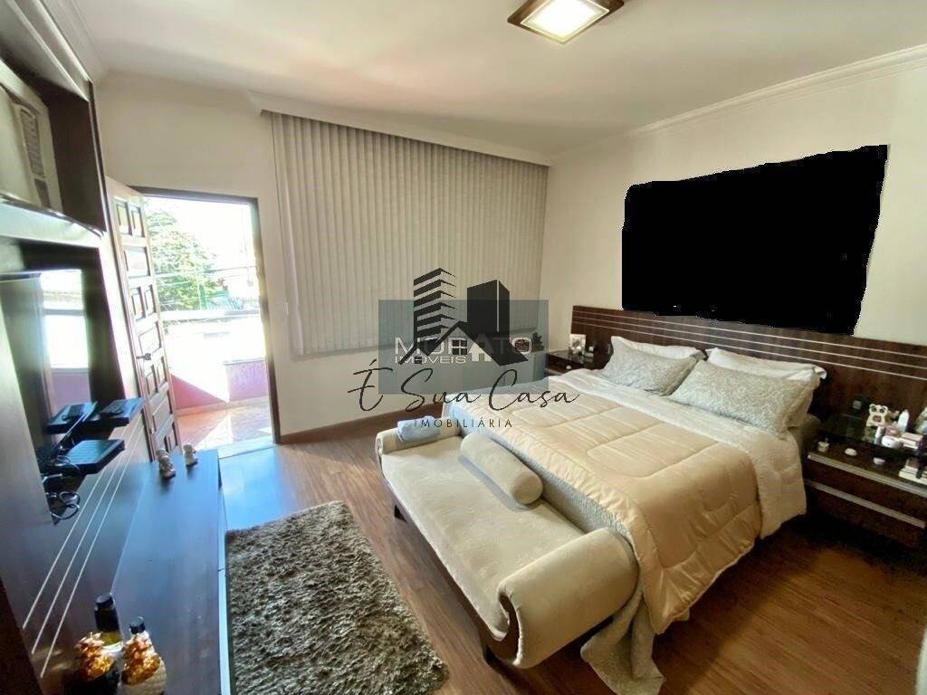 Casa à venda com 4 quartos, 240m² - Foto 18