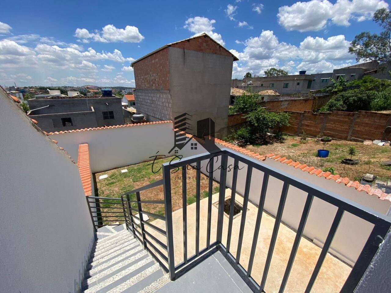 Casa à venda com 3 quartos, 233m² - Foto 9