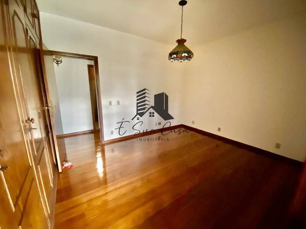 Casa à venda com 4 quartos, 440m² - Foto 17