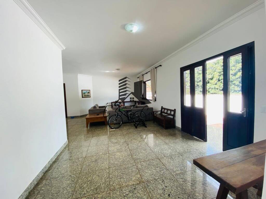 Casa à venda com 5 quartos, 330m² - Foto 9