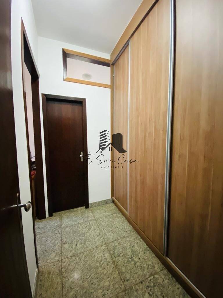 Casa à venda com 5 quartos, 330m² - Foto 23