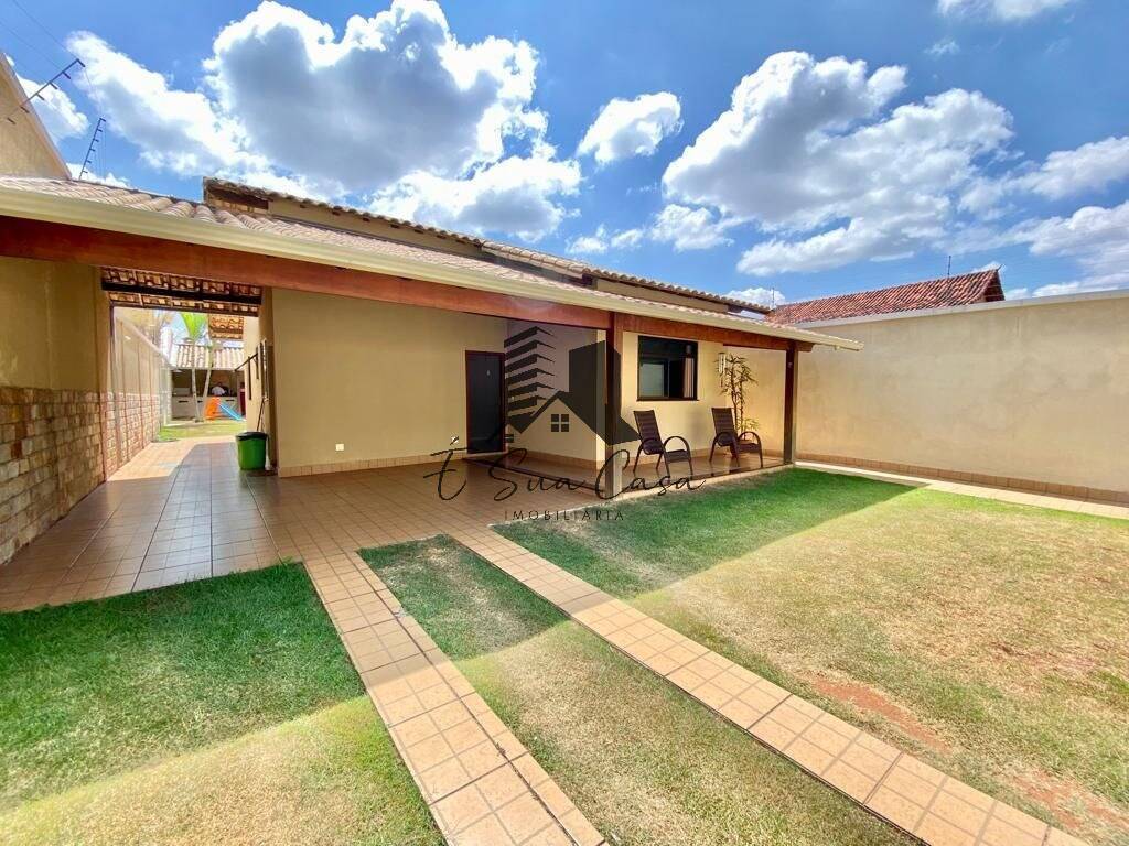 Casa à venda com 2 quartos, 150m² - Foto 2