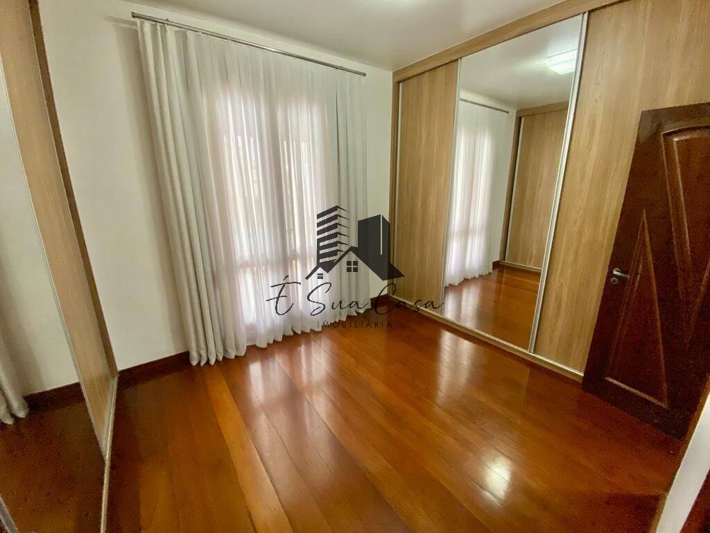 Casa à venda com 4 quartos, 370m² - Foto 12