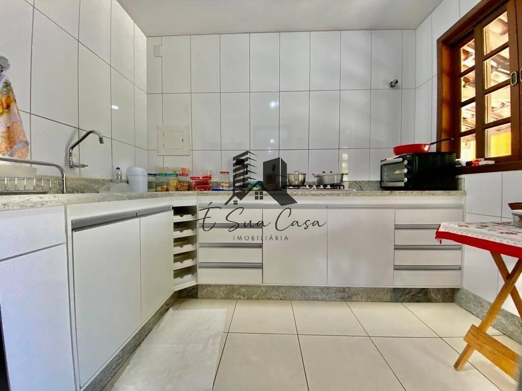 Casa à venda com 4 quartos, 208m² - Foto 13