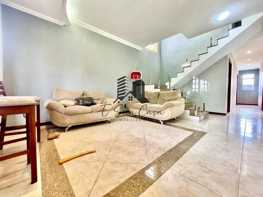 Casa à venda com 4 quartos, 250m² - Foto 4