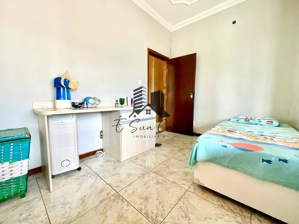 Casa à venda com 4 quartos, 250m² - Foto 5