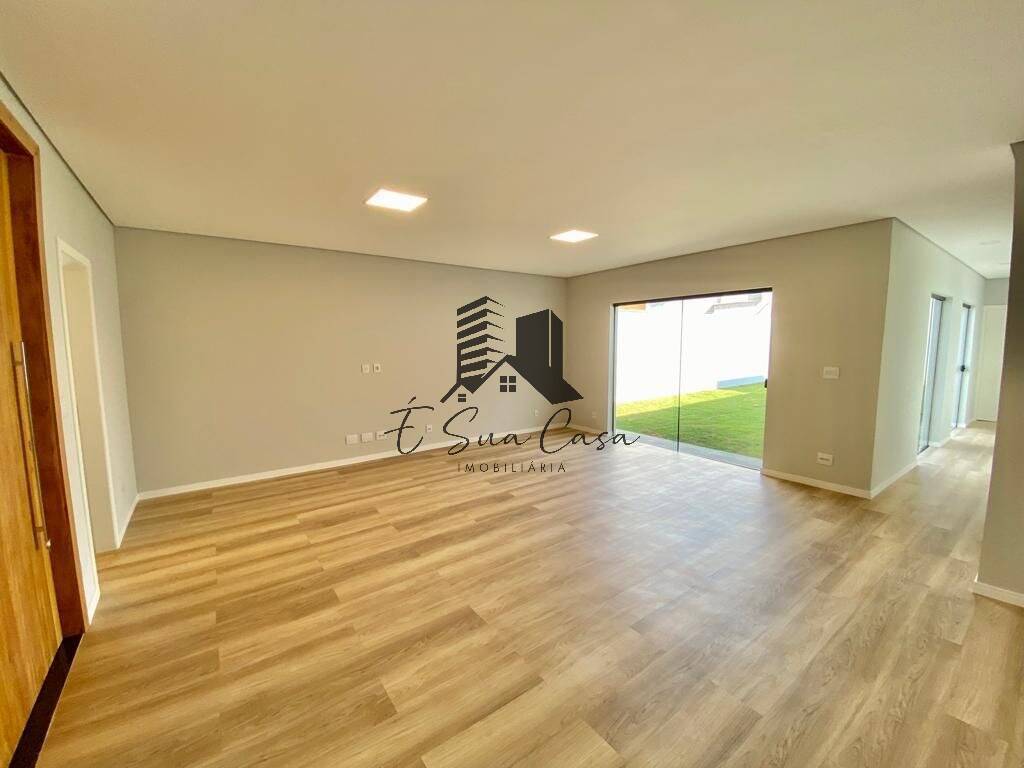 Casa à venda com 3 quartos, 155m² - Foto 2