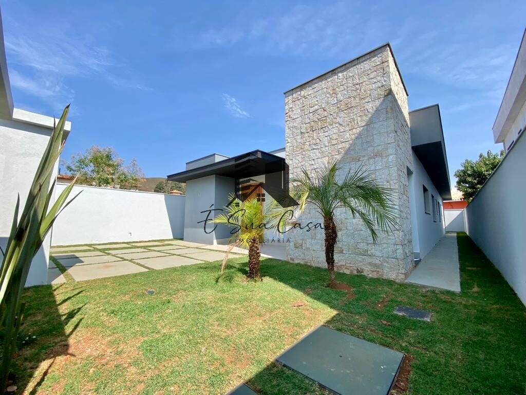 Casa à venda com 3 quartos, 155m² - Foto 1