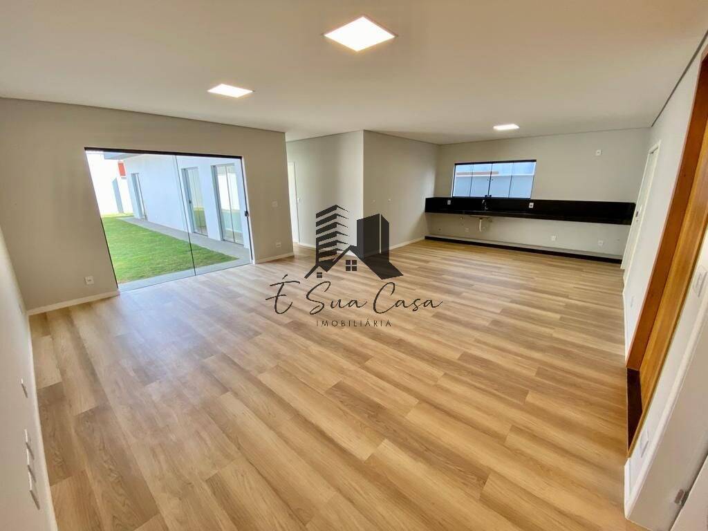 Casa à venda com 3 quartos, 155m² - Foto 3