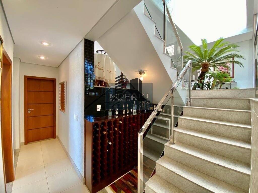 Casa à venda com 5 quartos, 607m² - Foto 9