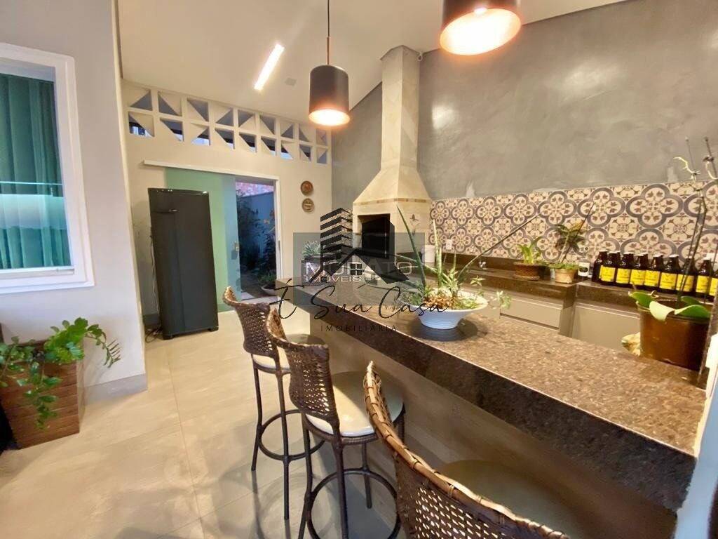 Casa à venda com 4 quartos, 360m² - Foto 18