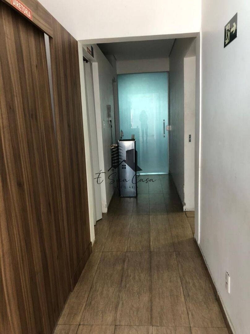 Casa à venda com 2 quartos, 210m² - Foto 4