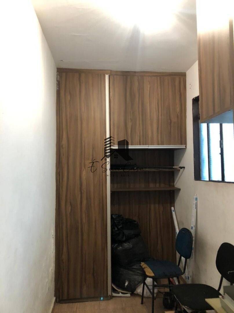 Casa à venda com 2 quartos, 210m² - Foto 2