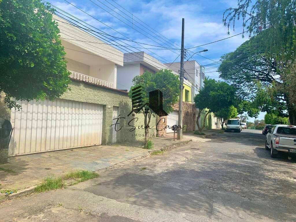 Casa à venda com 4 quartos, 200m² - Foto 4