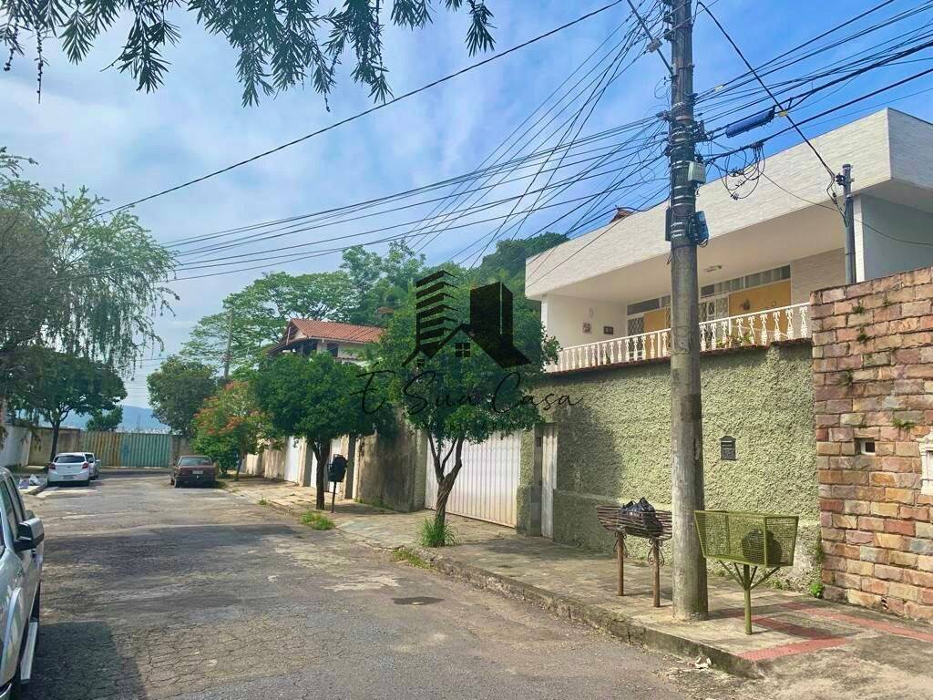 Casa à venda com 4 quartos, 200m² - Foto 3