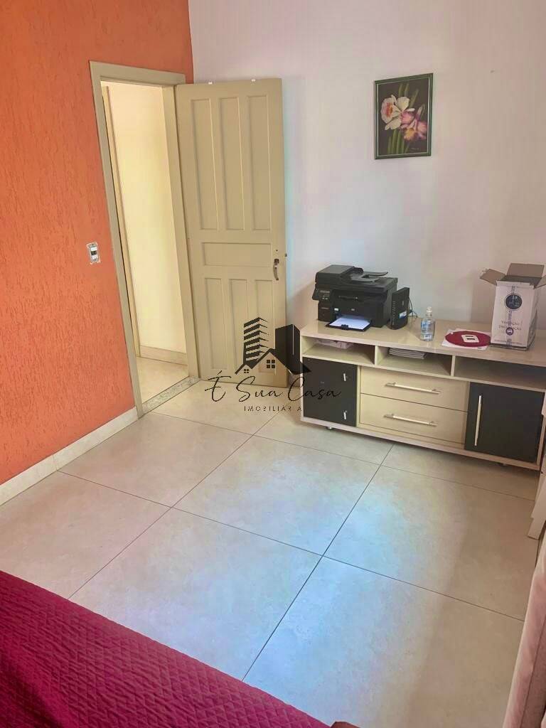 Casa à venda com 4 quartos, 200m² - Foto 12