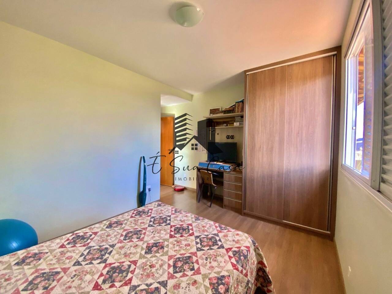 Casa à venda com 5 quartos, 350m² - Foto 15