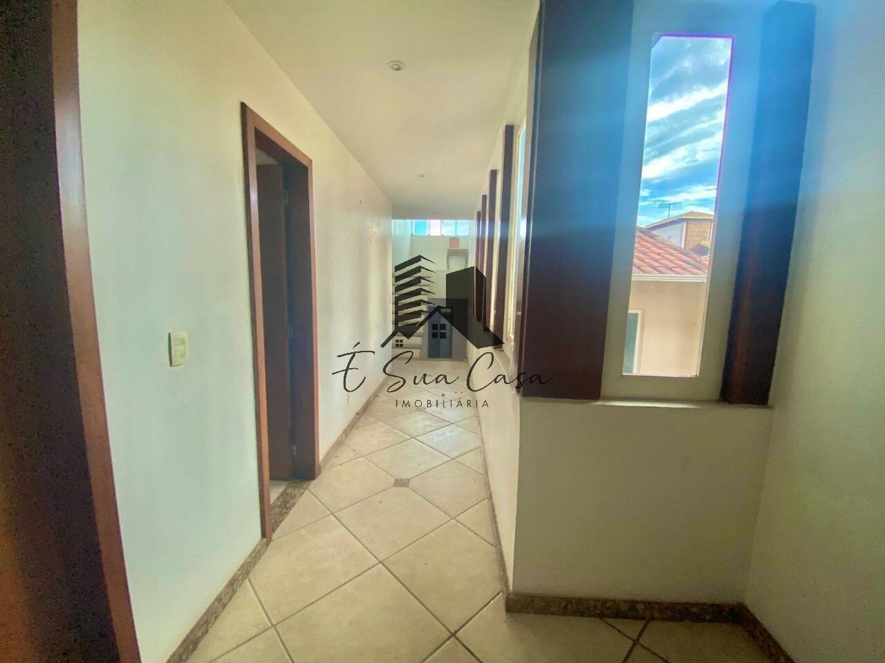 Casa à venda com 5 quartos, 360m² - Foto 6