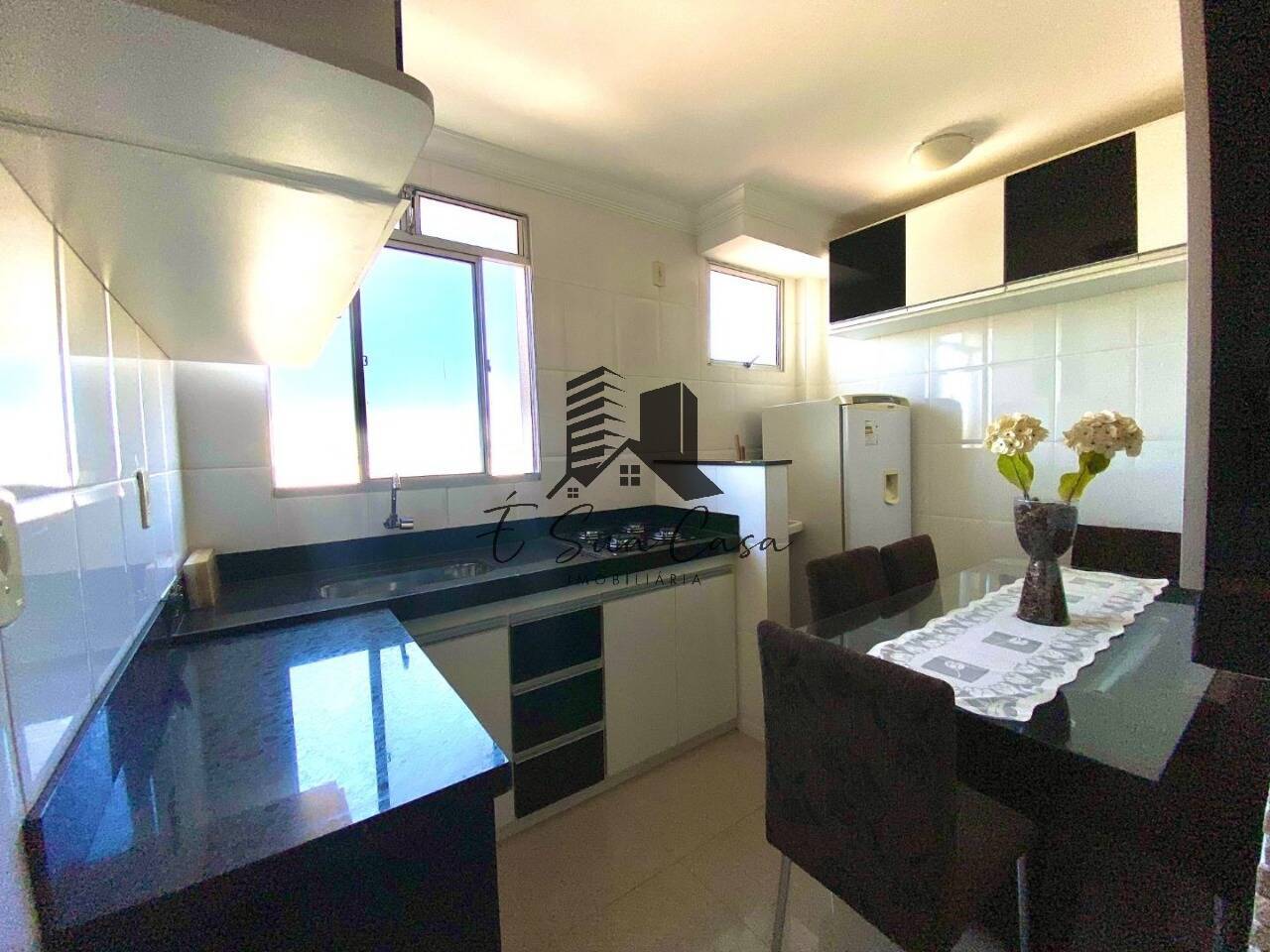 Apartamento à venda com 2 quartos, 55m² - Foto 11