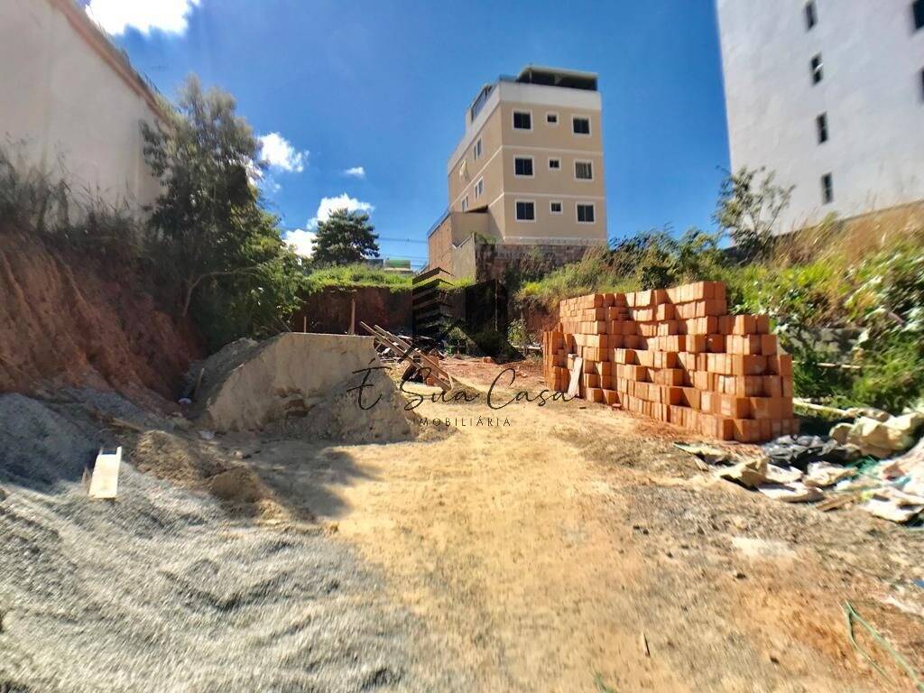 Terreno à venda, 360m² - Foto 1