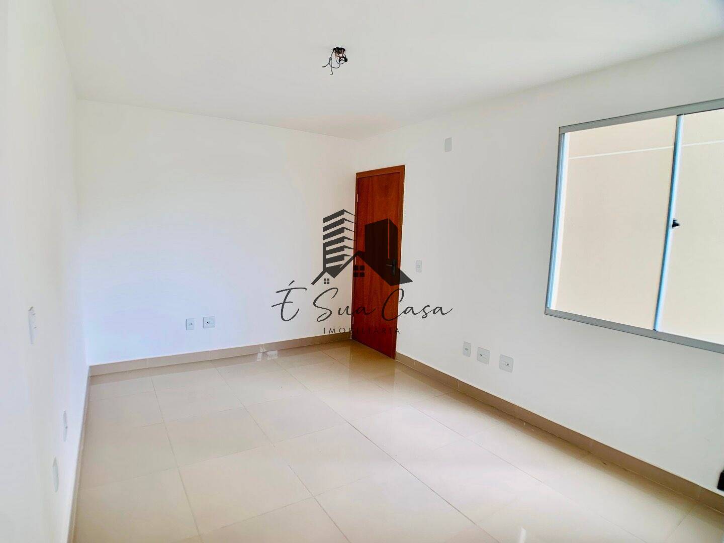 Apartamento à venda com 2 quartos, 70m² - Foto 3