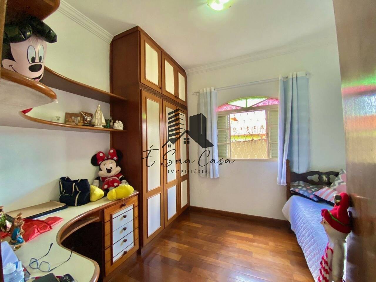 Casa à venda com 3 quartos, 178m² - Foto 11