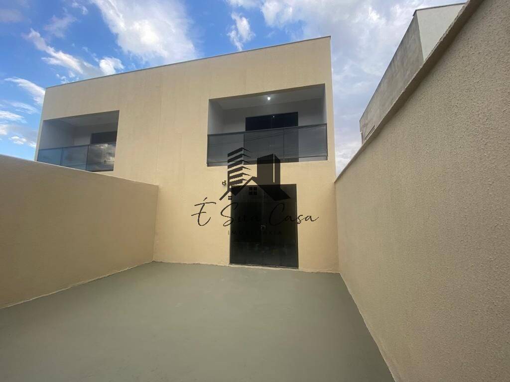 Casa à venda com 3 quartos, 110m² - Foto 2