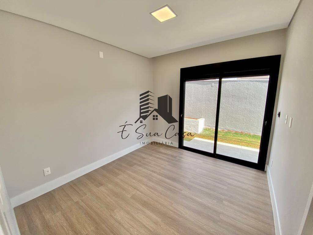 Casa à venda com 4 quartos, 260m² - Foto 11