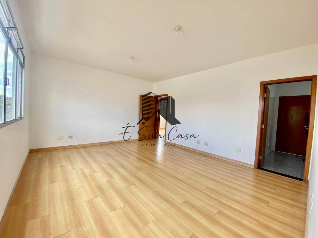 Apartamento à venda com 3 quartos, 86m² - Foto 2