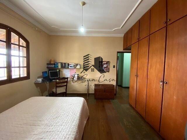 Casa à venda com 3 quartos, 303m² - Foto 6