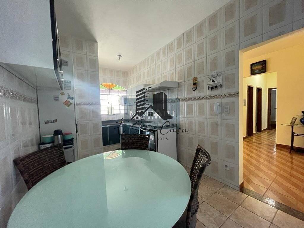 Casa à venda com 3 quartos, 200m² - Foto 18