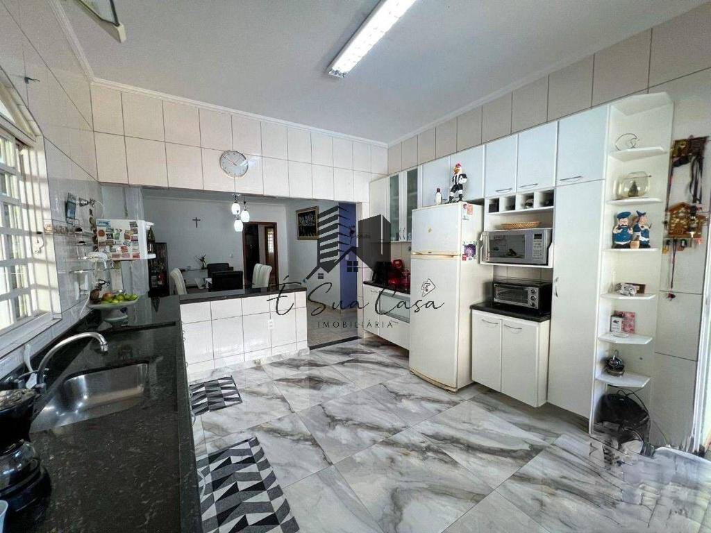 Casa à venda com 3 quartos, 480m² - Foto 24