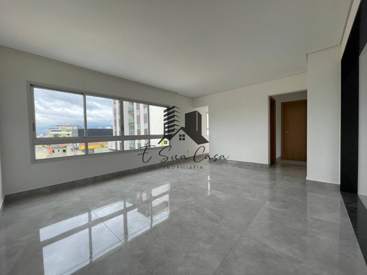 Apartamento à venda com 2 quartos, 92m² - Foto 1