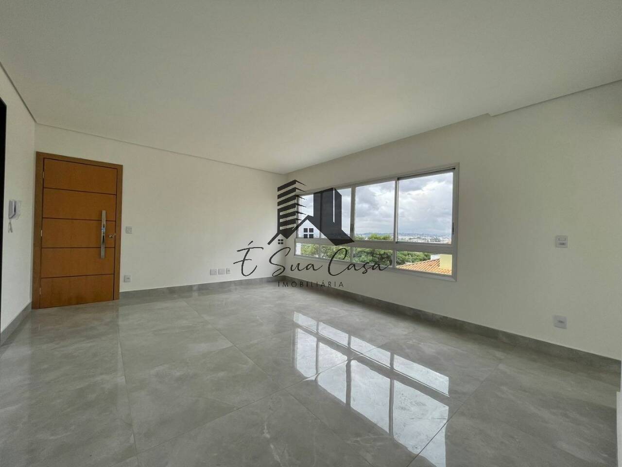 Apartamento à venda com 2 quartos, 92m² - Foto 4