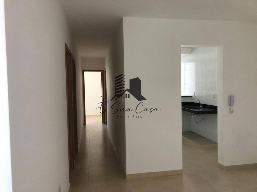 Apartamento à venda com 3 quartos, 68m² - Foto 2