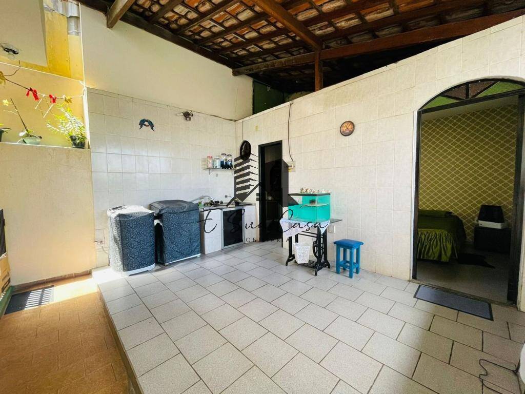 Casa à venda com 4 quartos, 331m² - Foto 32