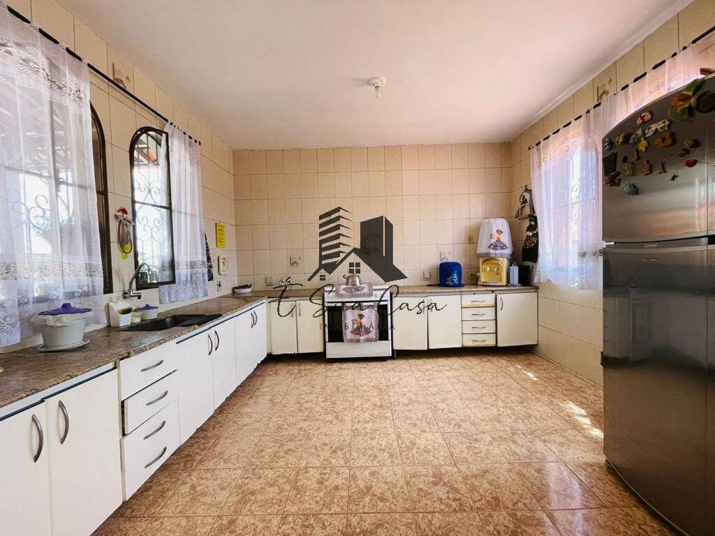 Casa à venda com 4 quartos, 331m² - Foto 34