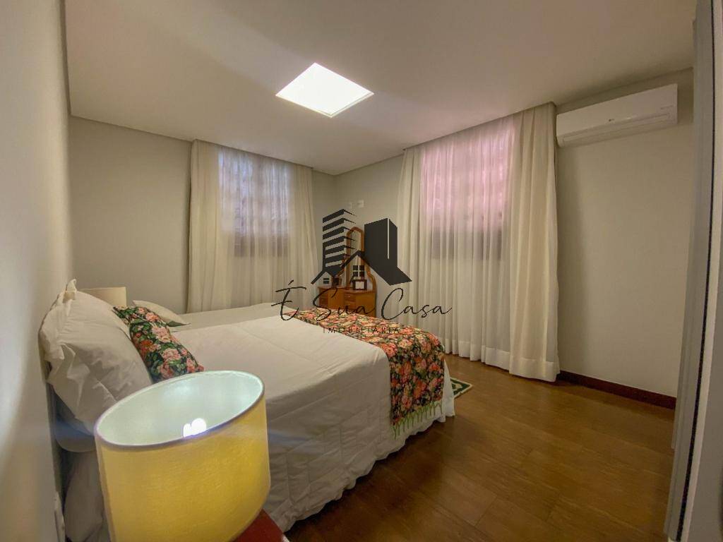 Casa à venda com 4 quartos, 360m² - Foto 16