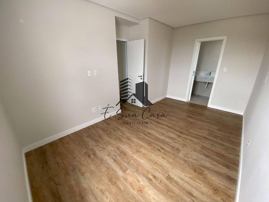 Cobertura à venda com 4 quartos, 215m² - Foto 3